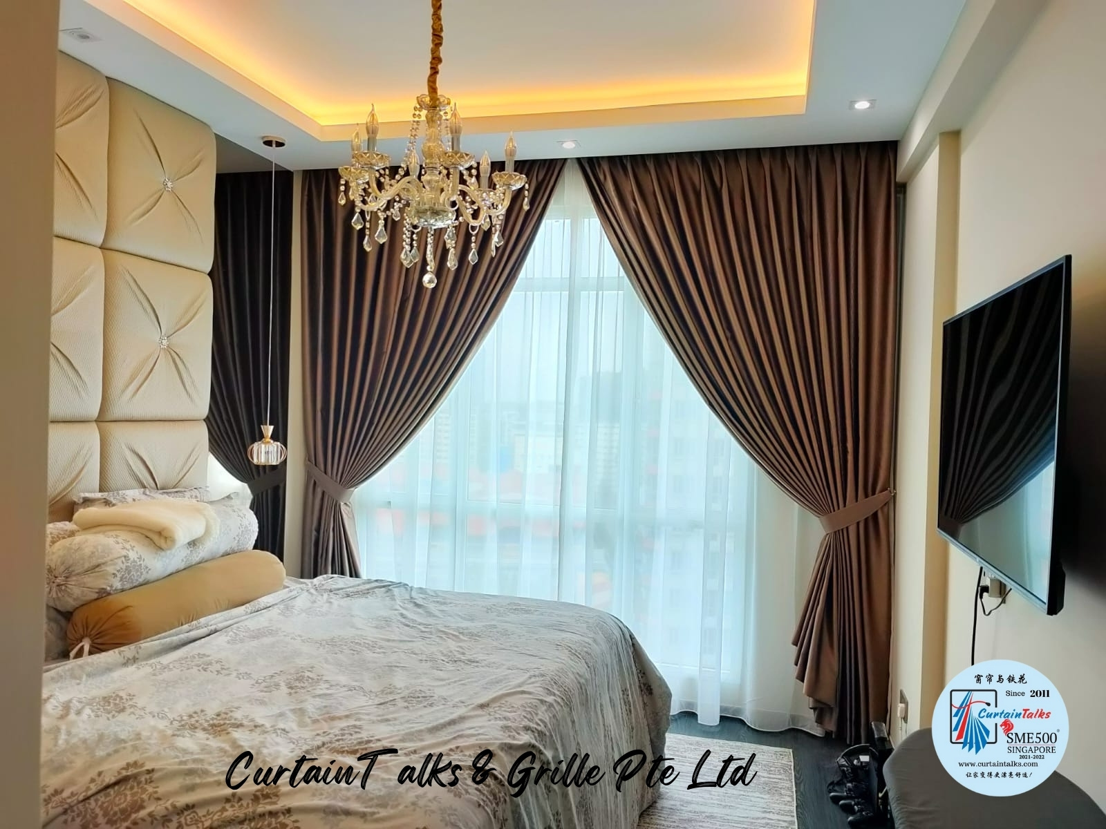 This is a Picture for Day and night curtain at master's bedroom for Singapore condo at 25 Rosewood Drive, Casablanca